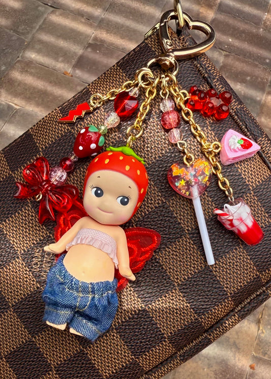 Gold Strawberry with milkshake