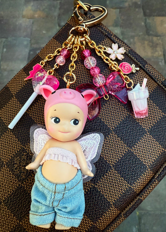 Gold Pig with milkshake